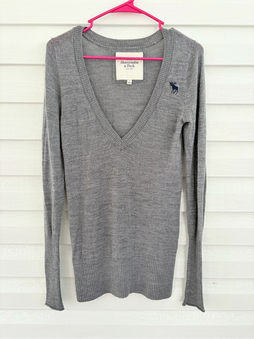 Abercrombie & Fitch Gray 100% Wool Deep V Neck Sweater S Y2K Preppy Academia